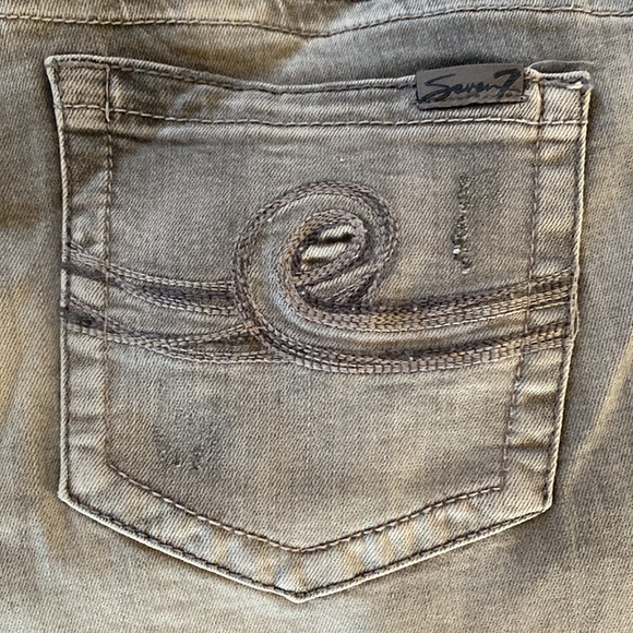 Seven7 | Ankle Skinny Derstroyed/ Embroidered Jeans w/ Shark bite hem - Picture 11 of 12